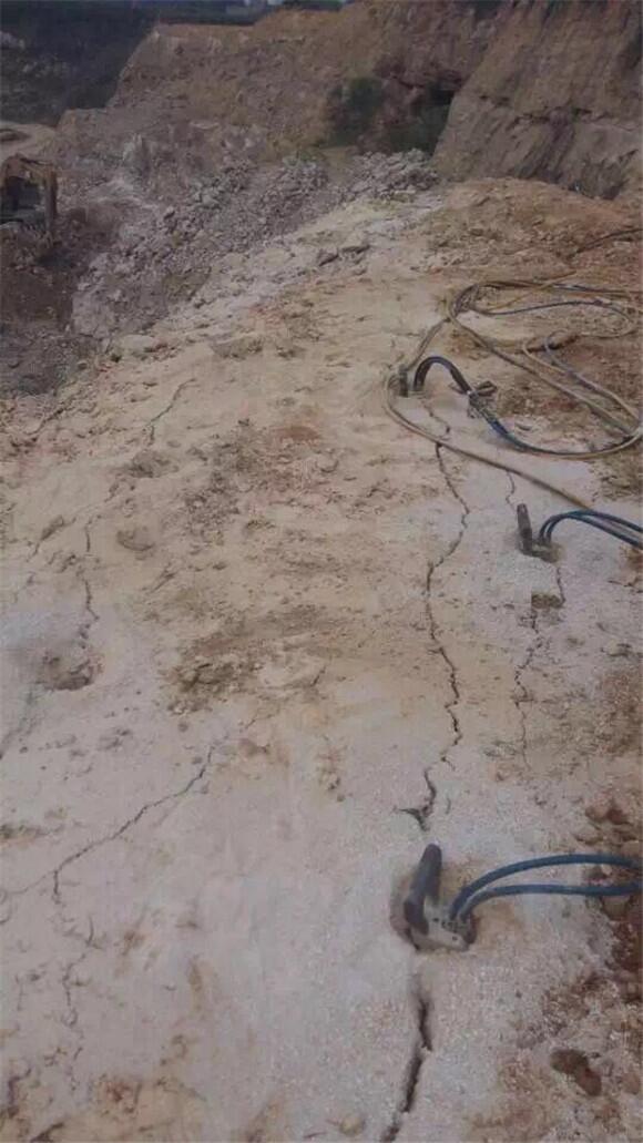 内蒙古辽宁建房遇到岩石劈裂机