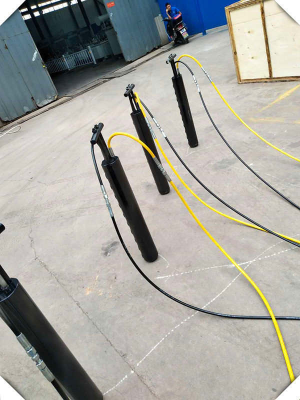 石灰岩矿山石头太硬鹰嘴钩机产量低用什么机器撑裂机