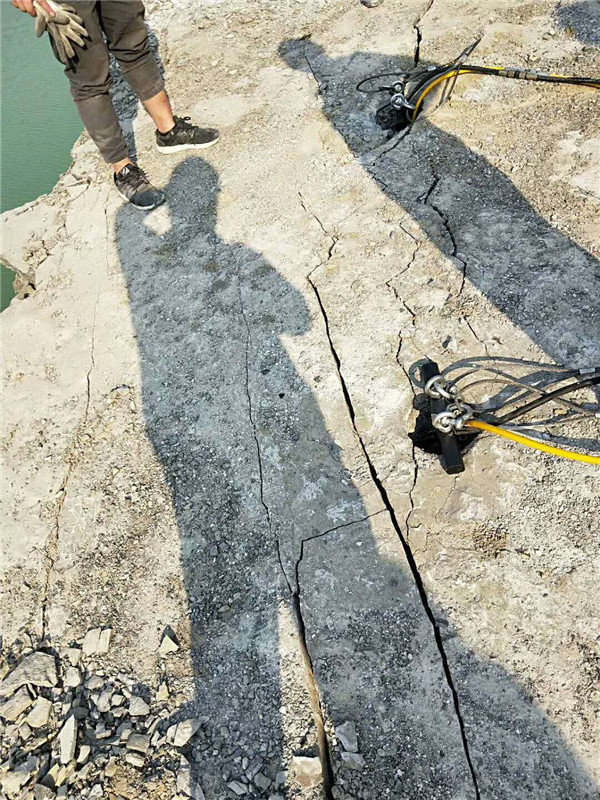 岩石开山机开采机