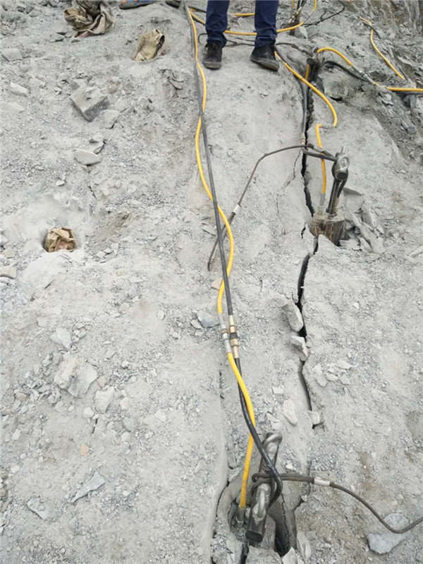 硬石头开裂液压机械破石机