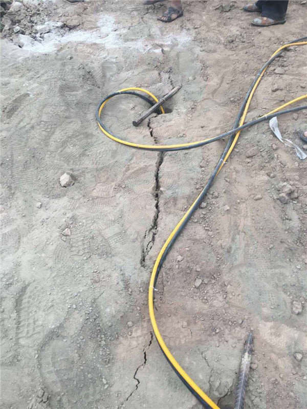 大型岩石机劈石器