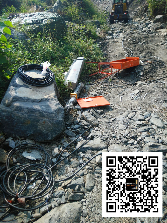 开石棒山体破坚硬石头破碎锤打不动的机器多少钱