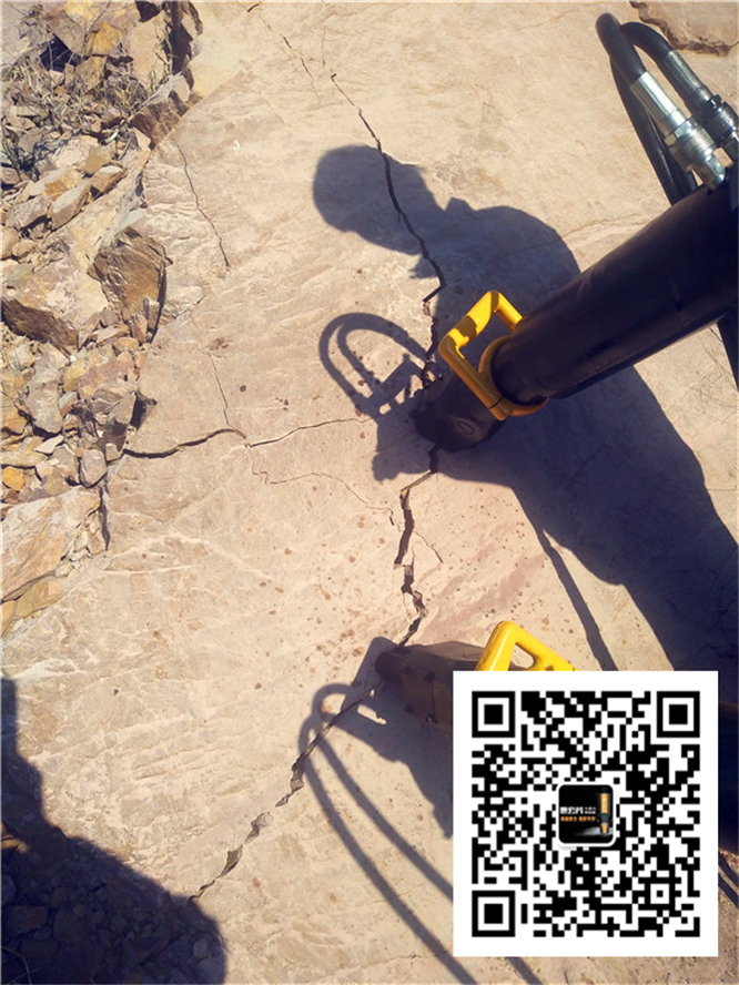 矿石静态开采矿场劈裂机开采机劈裂机城口县