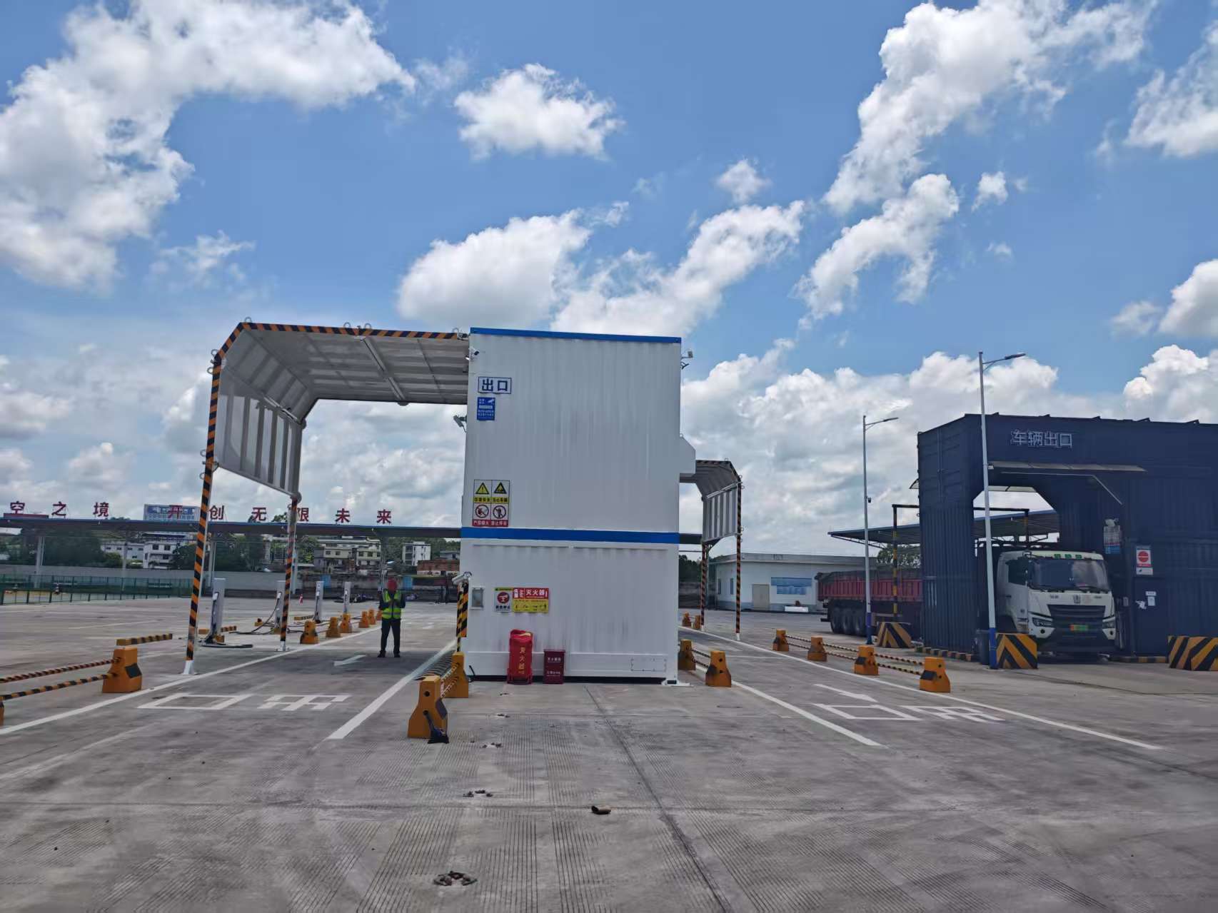 广西百色乐业汽车位地标线队伍