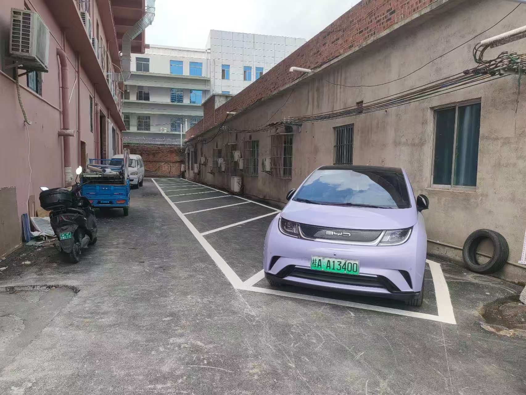 广西南宁武鸣停车场地标线队伍